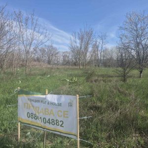 ПАРЦЕЛ 3.7 дка на първа линия до крайезерния път Варна – Казашко